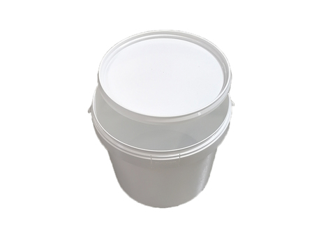 Seau blanc avec couvercle